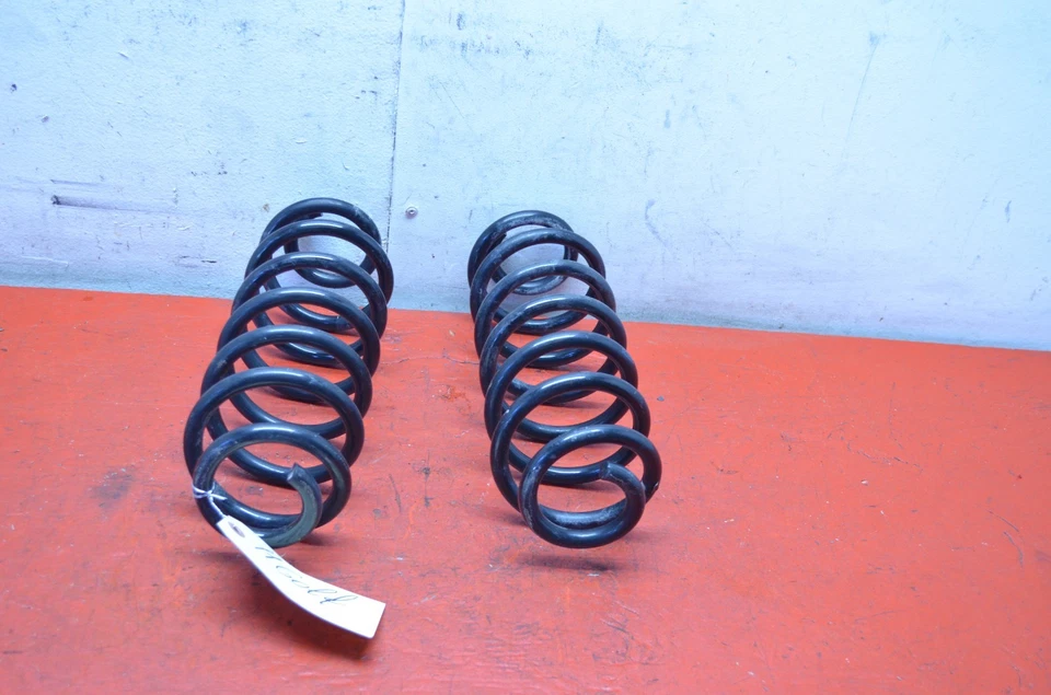 10-14 VOLKSWAGEN GOLF TRACCIÓN DELANTERA TRASERO DERECHO/IZQUIERDO JUEGO DE MUELLES HELICOIDALES OEM Foto 1 de 4