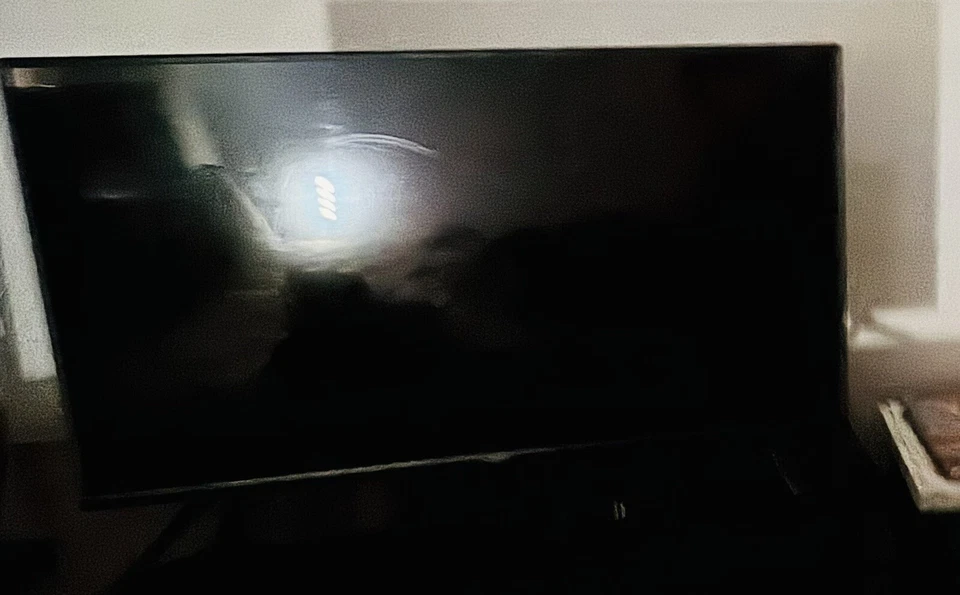 VIZIO D32hn-E4 32" 720p LED TV - Black with Remote - Image 1 of 1