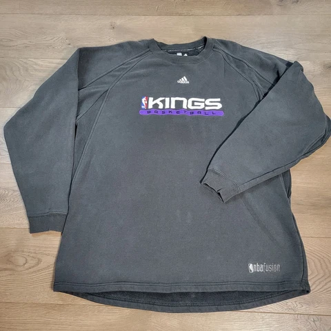 Sacramento Kings Sweater Mens Extra Large Gray Pullover NBA Distressed Adidas Cover