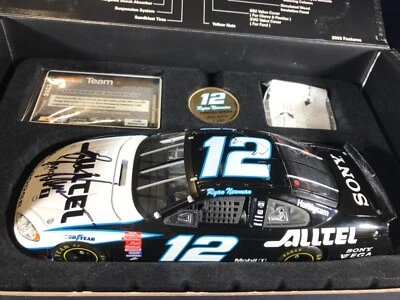 P4-21 Ryan Newman #12 Alltel = autografiado - Dodge 2003 - escala 1:24 Foto 1 de 4