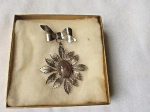 Vintage Brooche Pin Silvertone Bow Dangle Flower With Stone - Picture 1 of 9