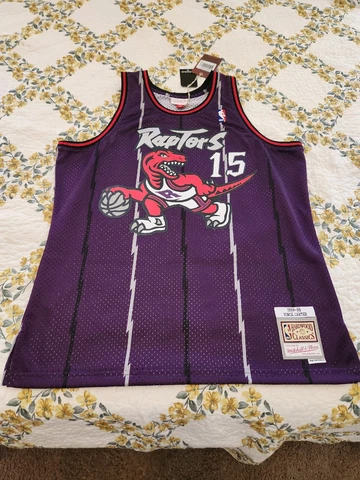 Mitchell And Ness Vince Carter '98 size XL Toronto Raptors Road Swingman Cover
