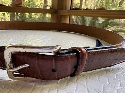Tommy Hilfiger Cinturón Hombre 40 Cocodrilo Cuero Repujado Borbón Marrón Logo Tono Plateado Foto 1 de 4