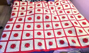 Manta de ganchillo grande hecha a mano abuela afgana cuadrada 3D rosas aprox 80X65 flor - Imagen 1 de 3