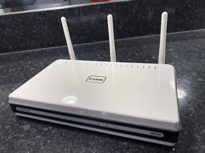 D-Link DIR-655 300 Mbps 4-Port Gigabit Wireless N Router Fast Ship - Image 1 of 3