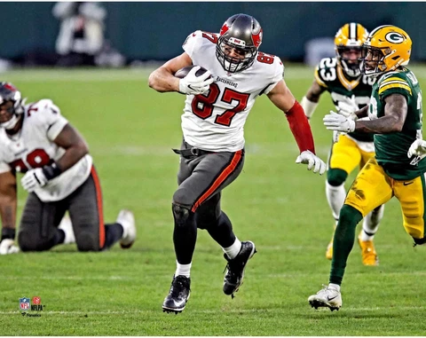 Rob Gronkowski Tampa Bay Buccaneers Unsigned 2021 NFC Championship Action Photo Cover