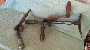 Antico trapano a mano MILLER FALLS piastra a spalla e fresa punta angolare a caduta  - Foto 1 di 6