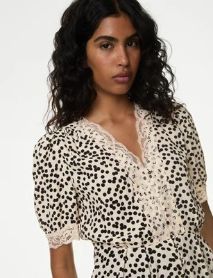 Marks & Spencer Bermuda Printed Lace Detail Peplum Blouse,UK12/US 8 - Image 1 of 4