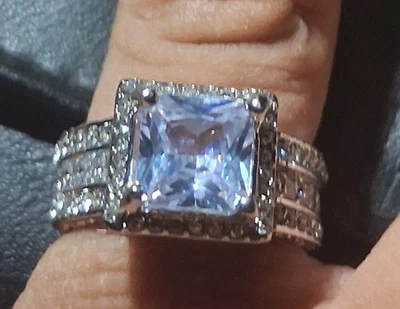 Nuevo anillo de aguamarina circonita cúbica de moda para mujer. Foto 1 de 4