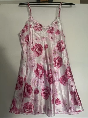 Lencería vintage para mujer Lord And Taylor en rosa estampado floral talla grande Foto 1 de 4