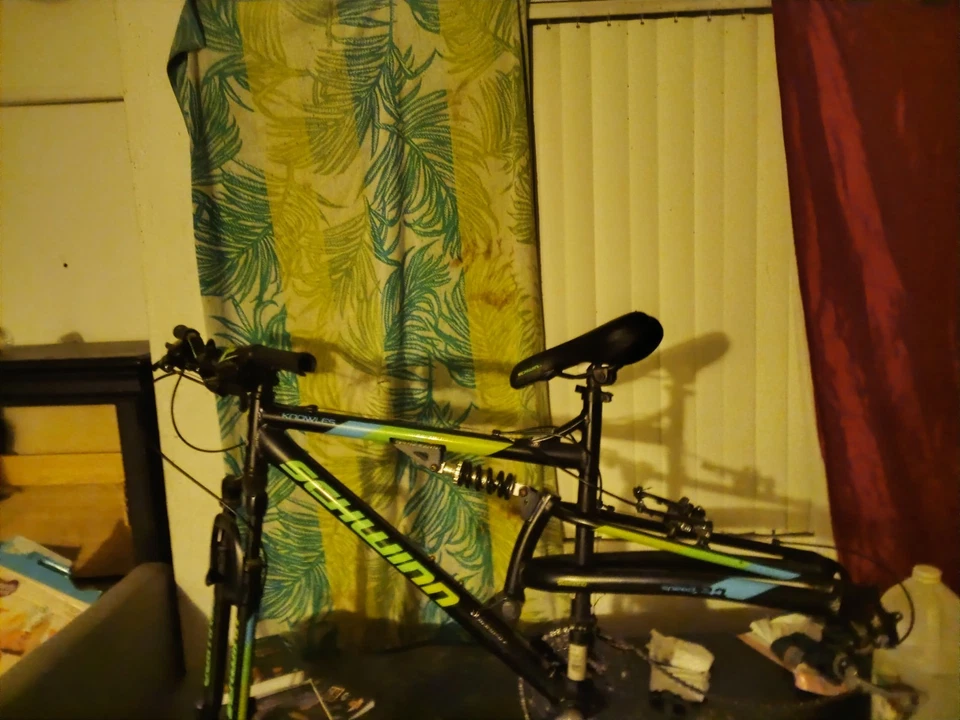 Schwinn S8214WM 29英寸Knowles男式山地自行车-黑色 — 第 1/1 张图片