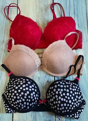 Lote de sutiã 32C La Senza vermelho nude renda preto branco bolinhas arcos acolchoados - Imagem 1 de 4