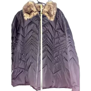 Beautiful and Cozy Women’s 3x Coat Black with Faux Fur - Picture 1 of 6