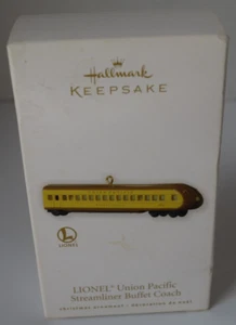 Ornamento Hallmark Keepsake 2010 - Lionel Union Pacific Streamliner Buffet Coach - Foto 1 di 9