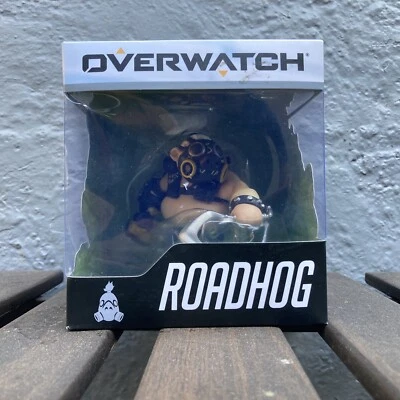 Boneco de vinil Overwatch RoadHog fofo mas mortal médio Blizzard novo na caixa - Imagem 1 de 4
