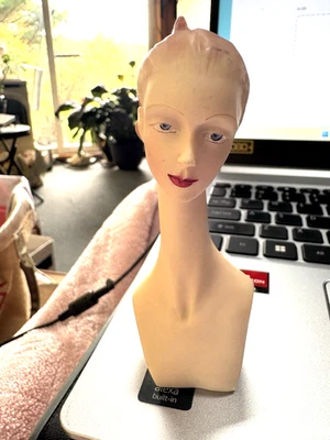 Precioso cuello largo cabeza muñeca vintage de 4 1/2" Foto 1 de 4