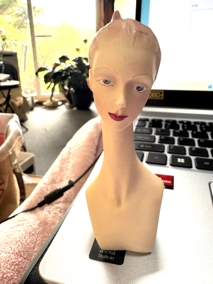 Precioso cuello largo cabeza muñeca vintage de 4 1/2" Foto 1 de 4