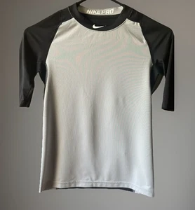 Nike Pro Dri-Fit tailliertes Jugend Sport T-Shirt 3/4 Arm Größe Small Baseball Schicht - Bild 1 von 12
