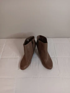 Vince Camuto Hillari Leather Wedge Heel Ankle Bootie Tan Color Size 10 - Picture 1 of 7
