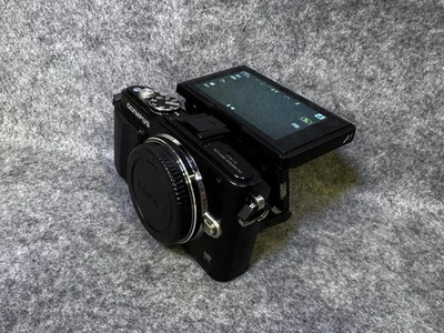 Cámara digital Olympus Pen Lite E-PL5 16,1 MP, negra (solo cuerpo) Foto 1 de 4