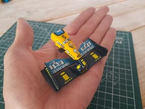 Fernando Alonso Renault R25 Nose Cone Front Wing 2005 World Champion 1:18 Modell - Bild 1 von 9