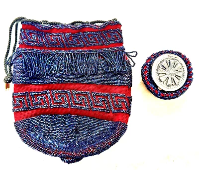 Cartera antigua vintage con micro cuentas borla con monedero cambiador a juego Foto 1 de 4