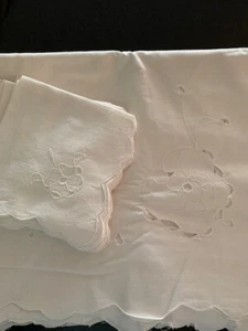 VINTAGE BATTENBURG LACE TABLECLOTH AND 12 NAPKINS EMBROIDERY CUT OUT #12 - Picture 1 of 9