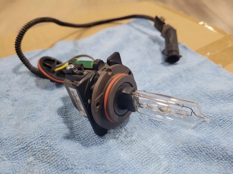 96-98 LINCOLN MARK VIII OEM SYLVANIA BOMBILLA Foto 1 de 1