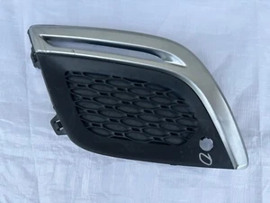 2010-2013 Volvo XC60 fog light cover RIGHT/Passenger 31290433 - Picture 1 of 8