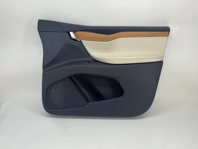 Tesla Model X 2020 panel de puerta delantera derecha crema 1055483-22-M Foto 1 de 4
