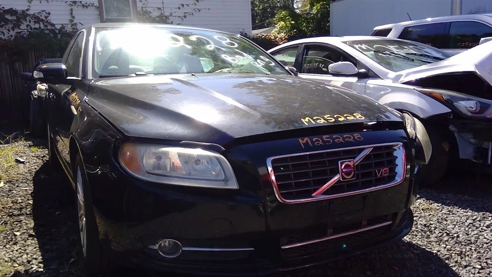 (LOCAL PICKUP ONLY) Hood Fits 07-16 VOLVO 80 SERIES 725367 - Image 1 of 4