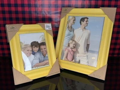 2 marcos de fotos Nantucket Home pintados de madera en color amarillo envejecido artificialmente Foto 1 de 4