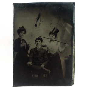 Fiesta Niñas Beber Tintype c1870 Travestismo Prenda para el torso Sombrero Caña 1/6 Plato H674 - Imagen 1 de 2