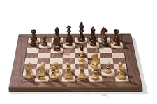 DGT-Bluetooth-nussbaum-schachbrett with Figures "timeless"