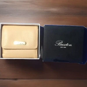 Buxton Leather Wallet, New In Box 5 inches Wide 4 inches Tall - Picture 1 of 3
