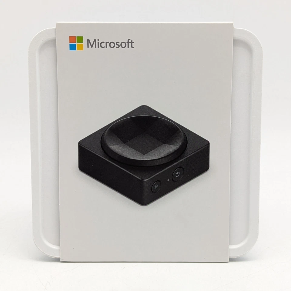 Microsoft Adaptive D-pad Button Black (J85-00001) Bluetooth & USB-C - Image 1 of 4