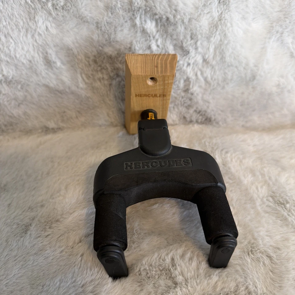 Настенная вешалка для гитары Hercules с деревянным основанием хорошее состояние товара - Изображение 1 из 4