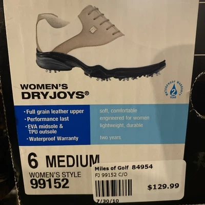 Zapatos de golf FootJoy para mujer, talla 6M, blancos/bronceados, con clavos Foto 1 de 4