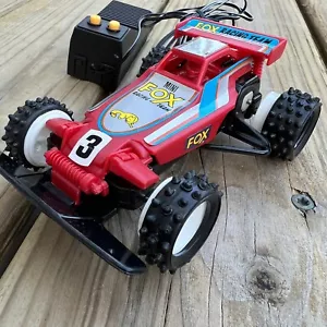 DE COLECCIÓN pero TOTALMENTE NUEVO 🙂 Y en funcionamiento Mini Fox Racing Coche Rojo Control Remoto con Cable - Imagen 1 de 17