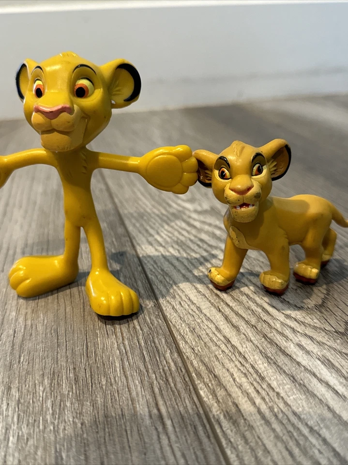 Figura de colección Disney El Rey León SIMBA Aplausos PVC Cake Topper + Flexible Foto 1 de 4