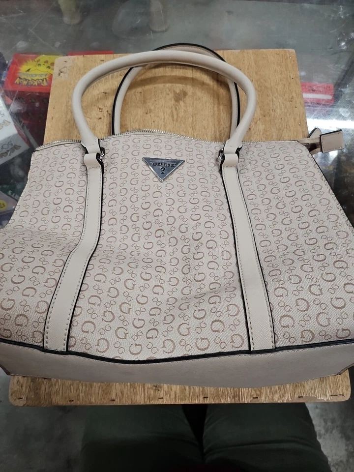 Bolso de mano Guess beige con cremallera Foto 1 de 4