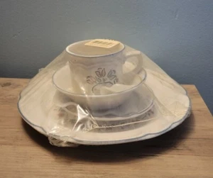 4 Pcs American Tapestry Blue Vase Dinner Plate, Saucer, Bowl, and Mug Brand New - Picture 1 of 8