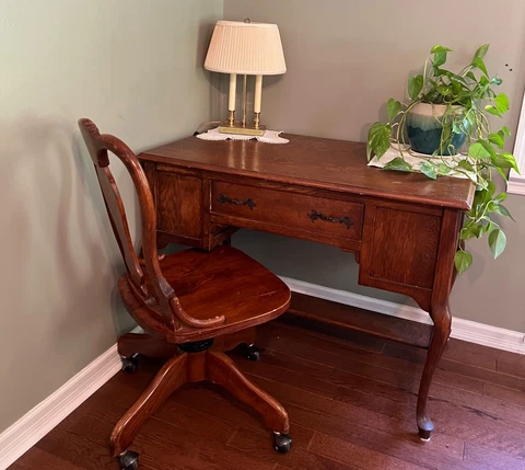 Stunning Red Oak Queen Anne Writing Desk (from 1800’s ? ) with chair Cover
