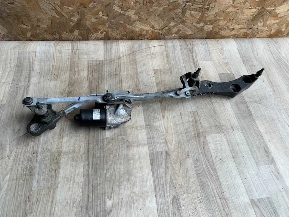BMW M5 M6 E60 E63 OEM 06-10 FRONT WINDSHIELD WIPER TRANSMISSION MOTOR LINKAGE   - Image 1 of 4