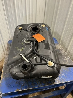 TANQUE DE GASOLINA CADILLAC SEVILLE 98-04 18,5 GALONES Foto 1 de 4