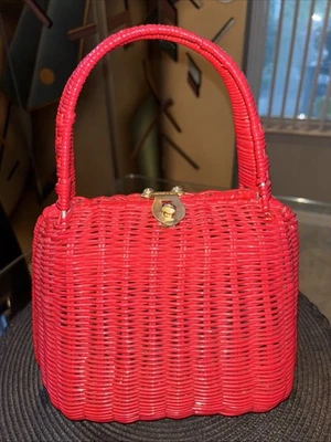 Bolso de mano vintage de mimbre tejido rojo Lesco años 60 cierre giratorio Hong Kong Foto 1 de 4