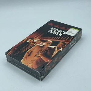 Ocean's Eleven (VHS Tape, 2001, Warner Brothers) NEW SEALED Brad Pitt Matt Damon - Picture 1 of 2