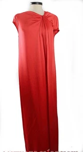Vestido rojo granito satinado líquido St John Knits talla 4 nuevo con etiquetas precio de venta sugerido por el fabricante $1595 - Imagen 1 de 3