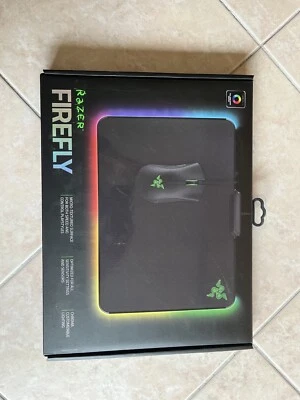 RAZER Tappetino Mouse da Gaming RGB Firefly Cloth Edition Nero - Immagine 1 di 3