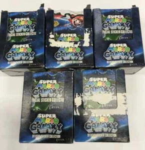 Nintendo Super Mario Galaxy Aufkleber Sammlung 2009 Factory Box 50 Stück x 5 Boxen - Bild 1 von 7